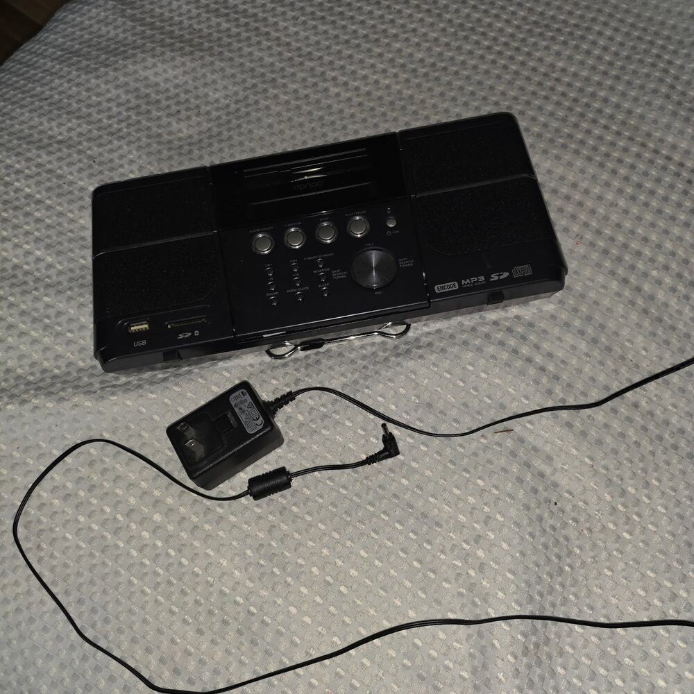 VELOUR YW-006 CD PORTABLE PLAYER  RADIO ALARM